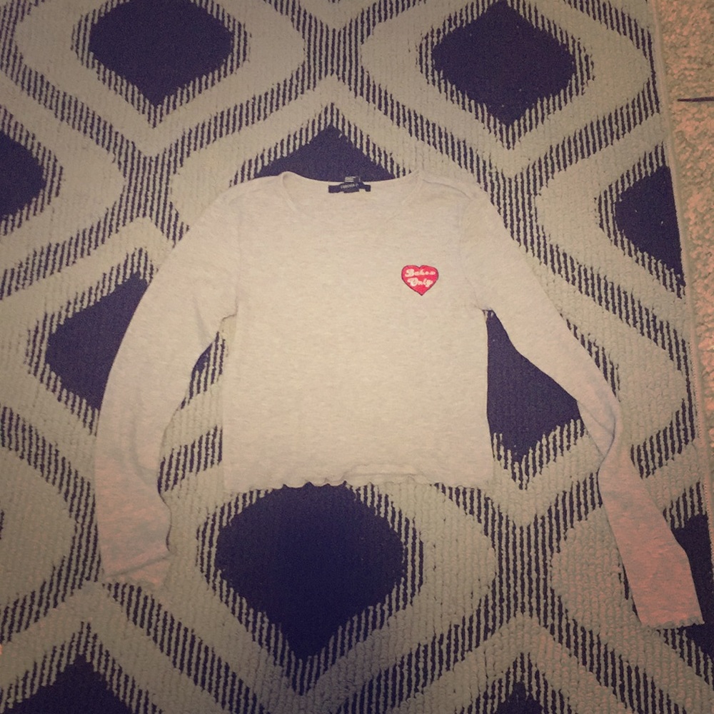 Long sleeve gray crop top